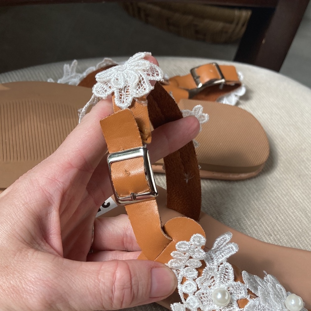 Women’s size 6 brand new white lace and bead sandals weddding - Picture 4 of 8